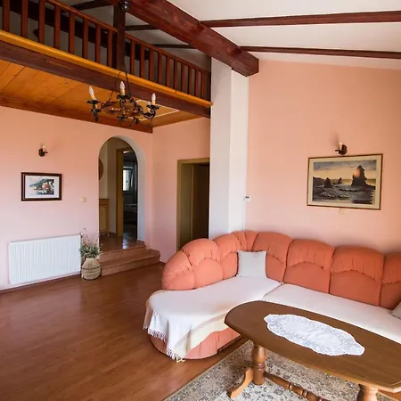 House Maca Apartment