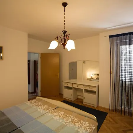 House Maca Apartment Palit