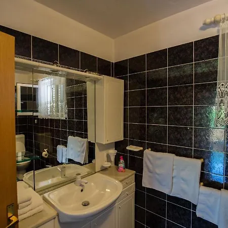 House Maca Apartment Palit