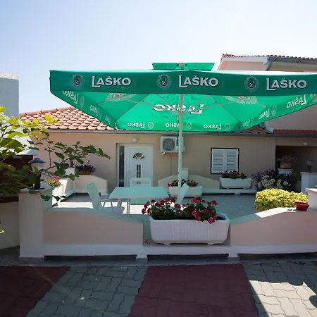 House Maca Apartment *