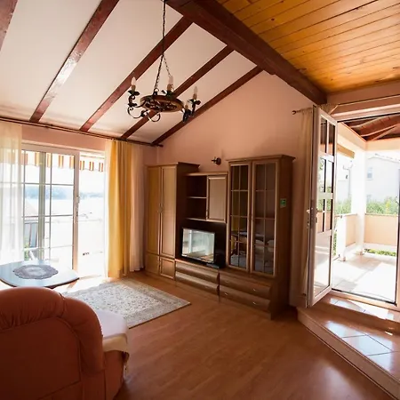 Apartment House Maca