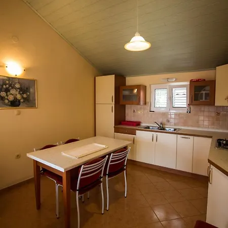 House Maca *