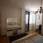 Apartament House Maca *