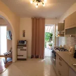 Apartament House Maca Palit