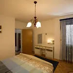 House Maca Apartament Palit